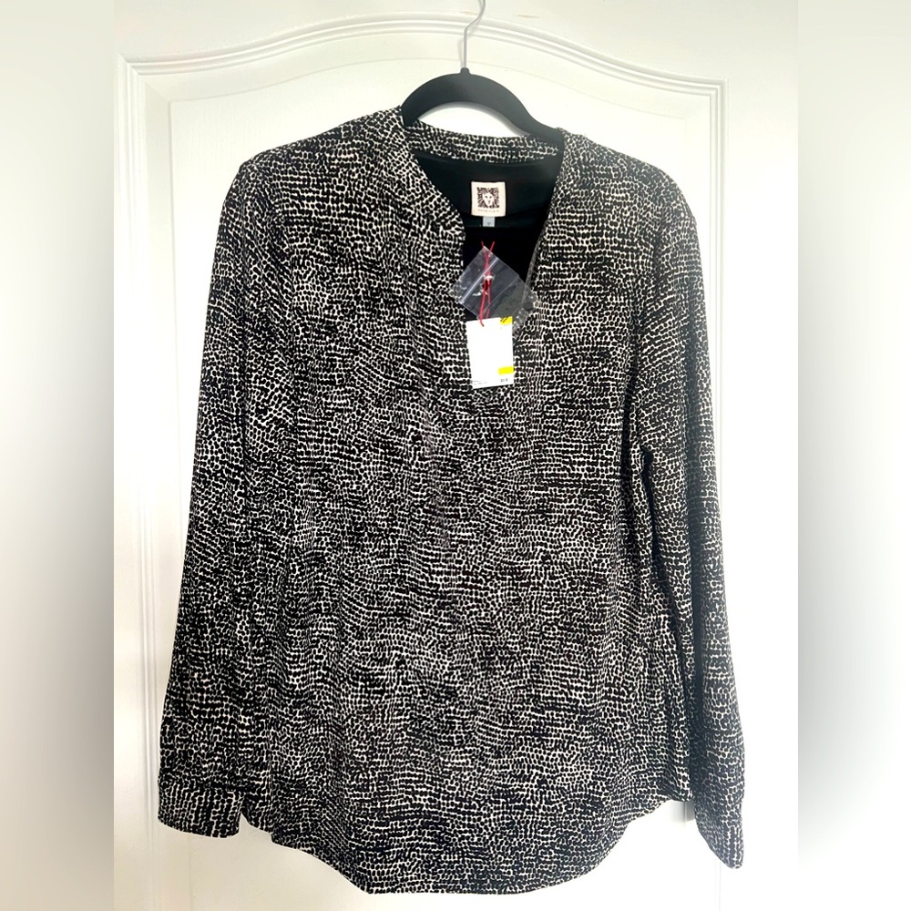 Anne Klein M long sleeve blouse with tags